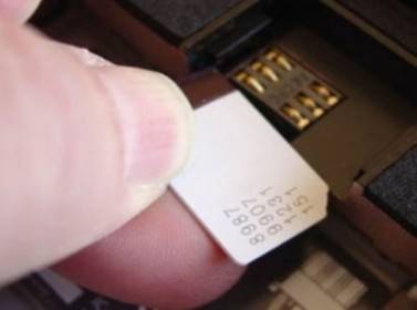 عدم بيع أية ارقام دون توثيقها.. تشديد إجراءات توثيق خطوط الخلوي