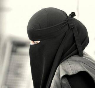 فتاة ليل انتحلت صفة أميرة سعودية وحصلت على قرض بقيمة 14 مليون دولار