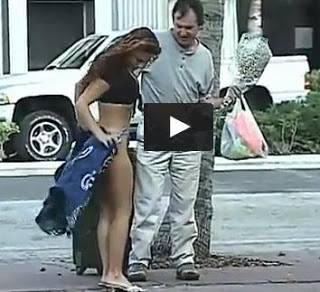 أمراة فجاة يسقط فستانها وتطلب المساعده ثم المفاجاة