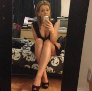 صور.. معلمة تحاول إغواء تلميذها