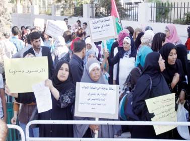 حقوق مدنية لأبناء الاردنيات المتزوجات من غير الاردنيين ..