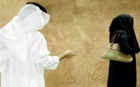 ماذا وجد هذا السعودي في حقيبة زوجته ليطلقها؟