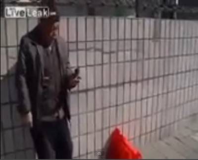 شاهد بالفيديو.. نظام تسول جديد ع الطريقة اليابانية