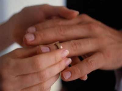 يابخت من وفق راسين على مخدة واحدة…الخاطبة تجدد ثوبها في الأردن لمواجهة العنوسة