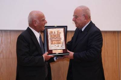 بدران يرعى حفل تكريم الأستاذ المميز علي نايفة