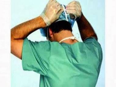 اتهام فني تخدير في السعودية بالاعتداء على فتيات وإعادة البكارة لهن