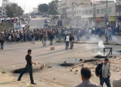 اغلاق دوار بالسلط احتجاجا على إصابة طالب بمشاجرة جامعية