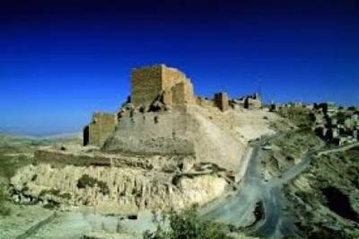 تشققات تهدد قلعة الكرك