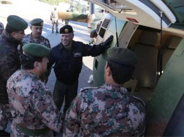 الملك يزور السلط ومخيم البقعة..... ويستدعي العمليات الخاصة لمساعدة المواطنين