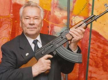 وفاة مخترع الكلاشنكوف