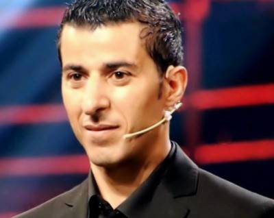 بالصور  .. في البحر وعلى جدران لبنان ..شاهد كيف يُعبر محمد الديري عن شوقه لـغزة