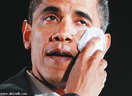 شاهد بالصورة ..أوباما يداعب زوجته.. ينشرها البيت الأبيض تهنئة بالعام الجديد