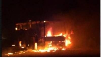 احراق باص كوستر في الكرك