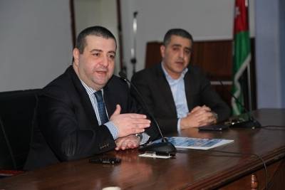 مدير شركة بترا للسياحة والسفر يحاضر في جامعة البترا