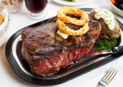 دخلت موسوعة جينيس .. امرأة نحيلة جدا لكنها قد تلتهمك .. صور