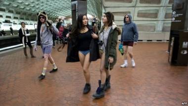 من سيدني إلى نيويورك.. ركاب المترو بملابس داخلية فقط