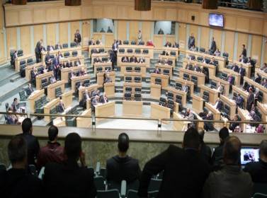 النواب يقرون موازنة 2014