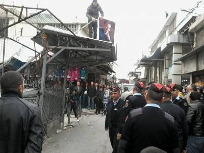 الوحدات : حملة ازالة بسطات بمشاركة قوات الدرك وعناصر امنية .. صور