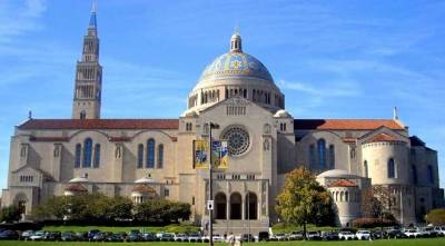 كنيسة أمريكية تدعو زوارها للتعري!