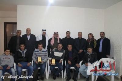 بالصور .. تجمع ابناء السلط يحتفل بتخريج عدد من اعضاء اللجنة الشبابية من الجامعات الاردنية