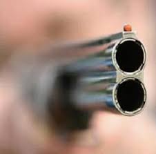 طالب توجيهي يطلق النار على نفسه!!