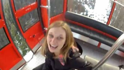 بالفيديو.. سقوط حر من تلفريك إلى نهر متجمد