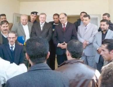 أمين عام «التربية» يطمئن على معلم في الطفيلة