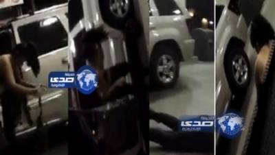 فيديو : فتاة تقود سيارة وهي سكرانة وعارية