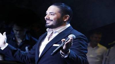 صور.. زوجة رامي عياش تثير ضجة بفستان شفاف يكشف رشاقة قوامها