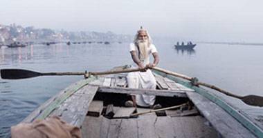 بالصور.. مصور أمريكى يلتقط أغرب طقوس العبادة بالهند