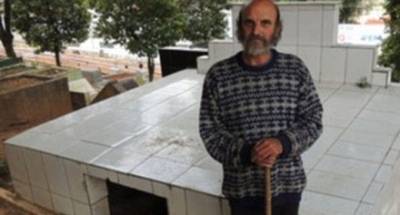 بالصور .. برازيلي ينام 13 عاما في قبر صديقه الميت