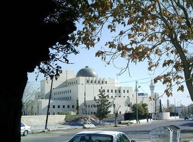 المحامون يتوقفون عن الترافع اليوم احتجاجا على استشهاد زعيتر