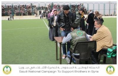 الحملة السعودية لنصرة السوريين تستكمل توزيع كسوة الشتاء في البادية الشمالية