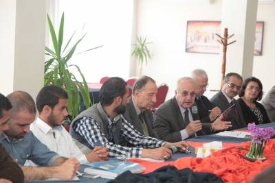 بدران يلتقي مجلس اتحاد طلبة الجامعة ويشارك الطلبة بحضور السفير الكازاخي حملة نزع الاسلحة النووية