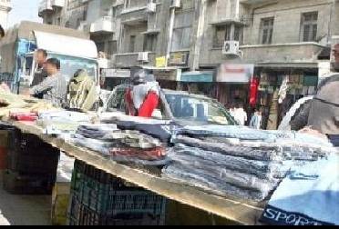 تجار الزرقاء يقاطعون اجتماع المومني احتجاجا على قضية بسطات الارصفة ويلوحون باغلاق محالهم واعلان الاضراب الاثنين القادم