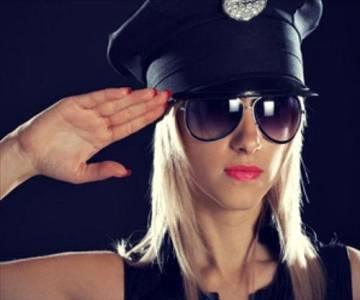 الجميلات أكثر النساء طاعة