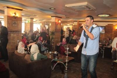 بالصور .. مطعم عتابا يحتفي بالامهات بيوم الام