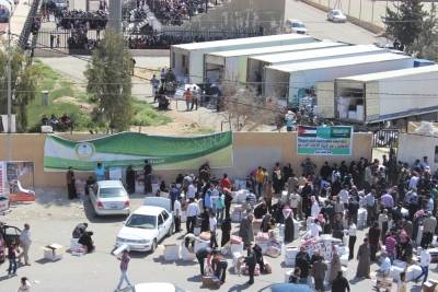 قطار مساعدات الحملة الوطنية السعودية لنصرة الاشقاء السوريين يقف عند المحطة الـ13 في منطقة البادية الشرقية الأردنية