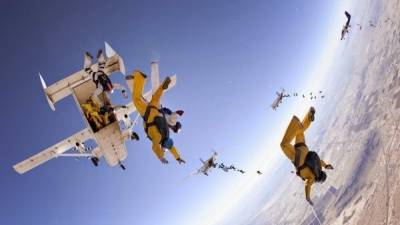 ألمانية تلقى حتفها بعد تعطل مظلتها في الجو .. فيديو