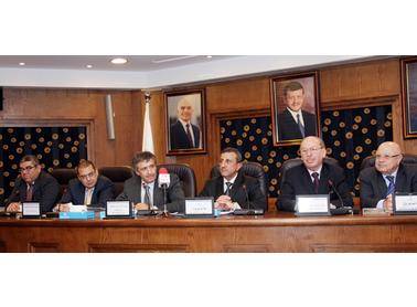 وزارة العمل تفتتح مكتبا في مبنى تجارة عمان