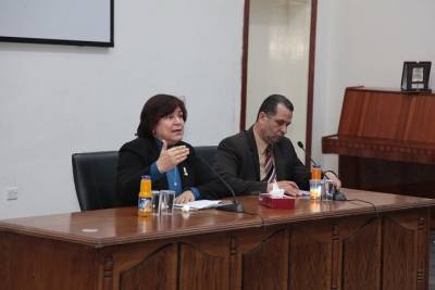 جامعة البترا تستضيف النائب السابق السيدة ابو علبة