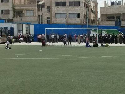 قطار الحملة الوطنية السعودية يعيد إنتاج البسمة للأشقاء السوريين بالاردن في الملعب البلدي بالزرقاء