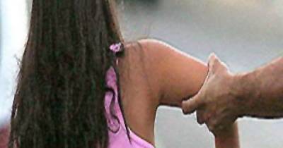 مدرس يستدرج طفلة بالصف الثالث الإبتدائى إلى مقصف المدرسة ويعتدى عليها جنسيًا