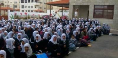 إجبار 120 طالبة ثانوى على خلع ملابسهن بالمدرسة