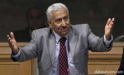 شاهد: رئيس الوزراء في لقطة طريفة