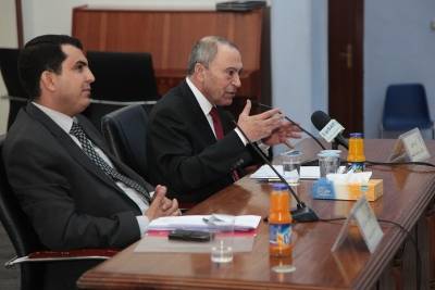 العين البخيت يحاضر في جامعة البترا