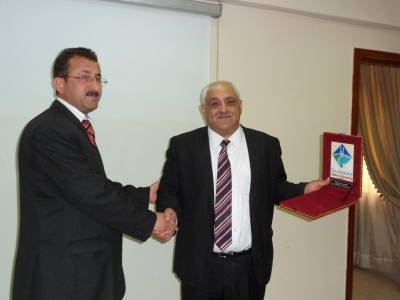 وفد من طلاب جامعة جدارا يزور دائرة مراقبة الشركات