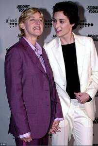 بالصور .. النجمة الامريكية جودي فوستر تتزوج من صديقتها