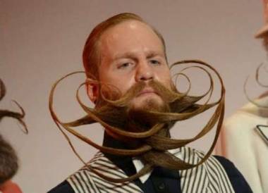 انطلاق مسابقة اللحى والشوارب في موسكو