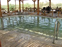 اللجنة السياحية النيابية تزور المغطس